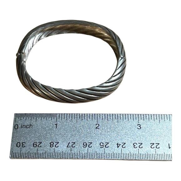 Twisted Lines Textured Oval Shape Satin Finish Darker Silver Tone Hinge Bangle - Picture 6 of 6
